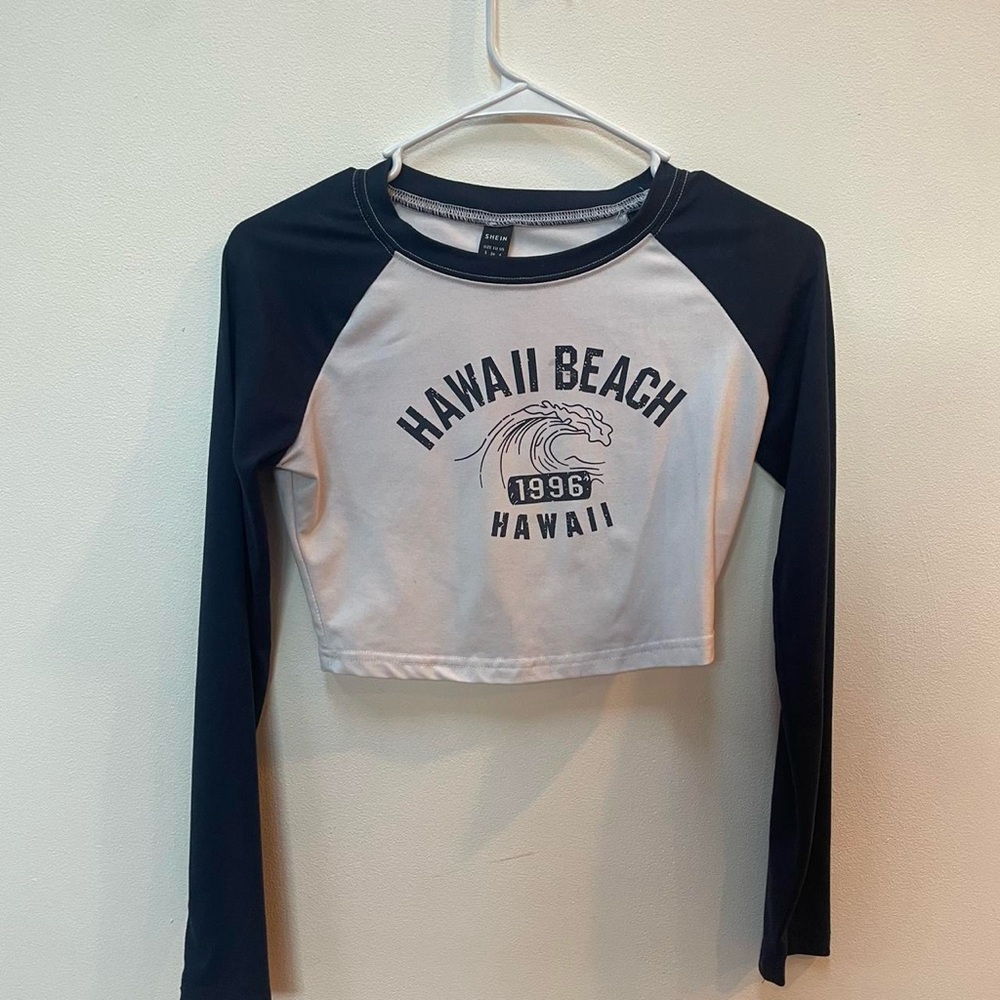 Hawaii Beach Long Sleeve Crop Top